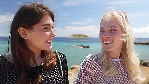 Emma White Ellie Luna Fun In The Sun