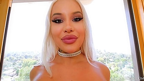Manuel Goes On An Expedition Into Kylie Pages Amazing Curves