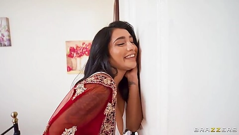 Aaliyah Yasin BDSM Porn Videos (13)