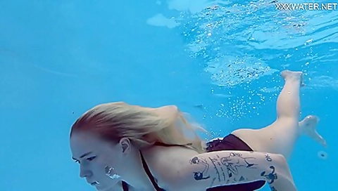 Mimi Cica - Hottest Babe Shows Naked Body Underwater