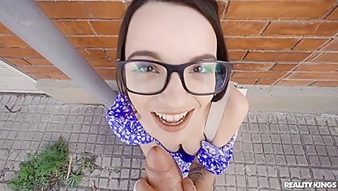 Teen 18+ Risky Public Sex